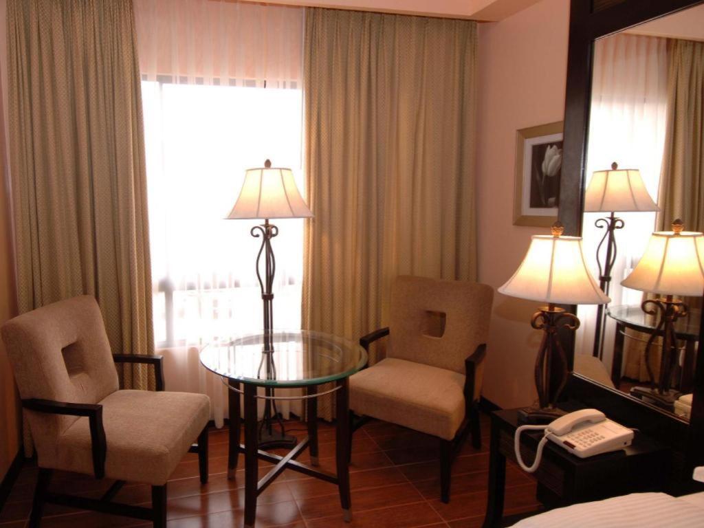 Planta Centro Bacolod Hotel & Residences Exterior foto