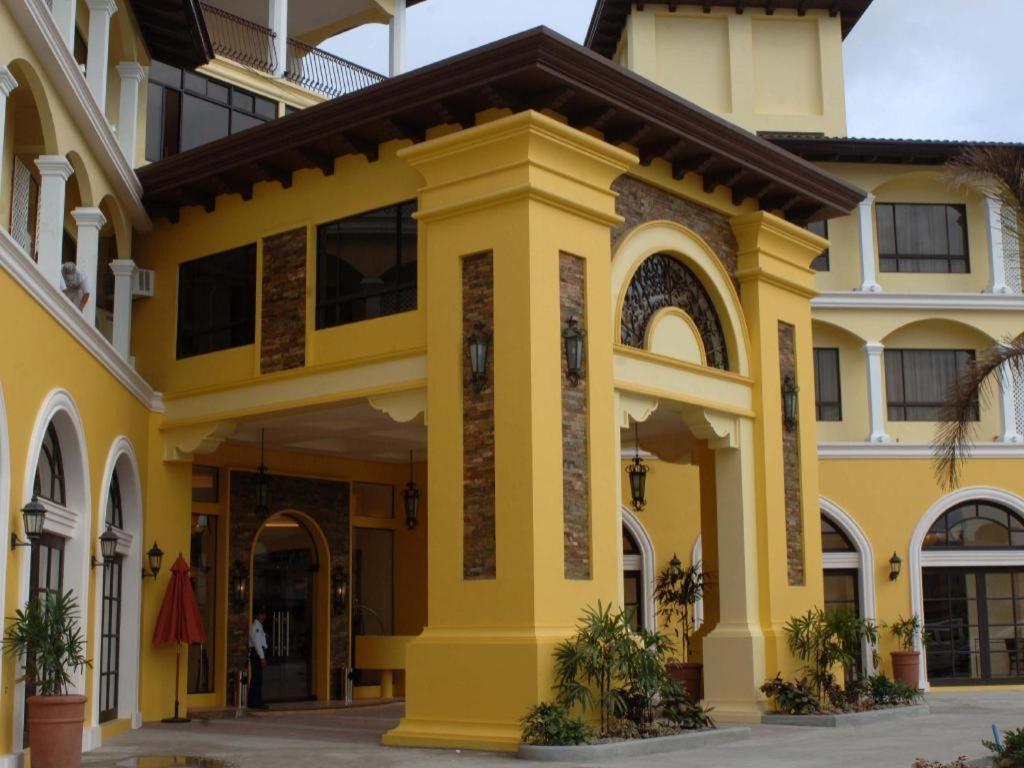 Planta Centro Bacolod Hotel & Residences Exterior foto