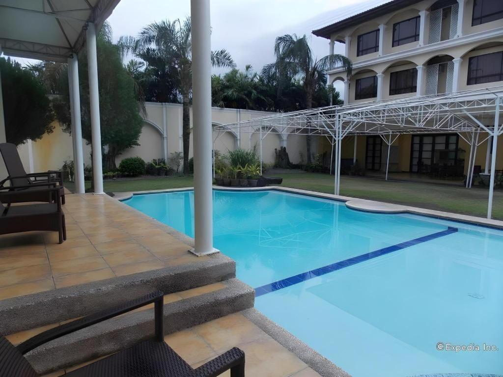 Planta Centro Bacolod Hotel & Residences Exterior foto