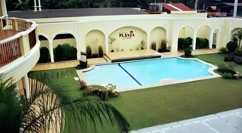 Planta Centro Bacolod Hotel & Residences Exterior foto